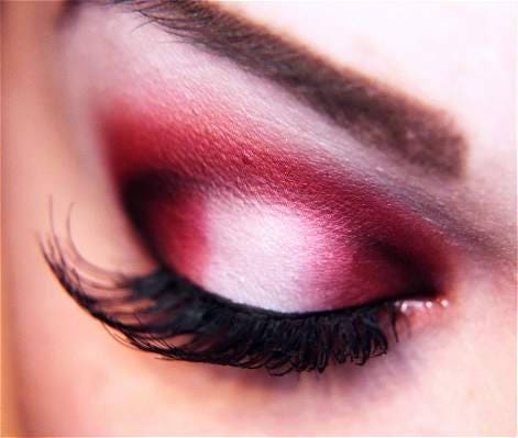 SHAMELESS - Red Shimmer Eyeshadow