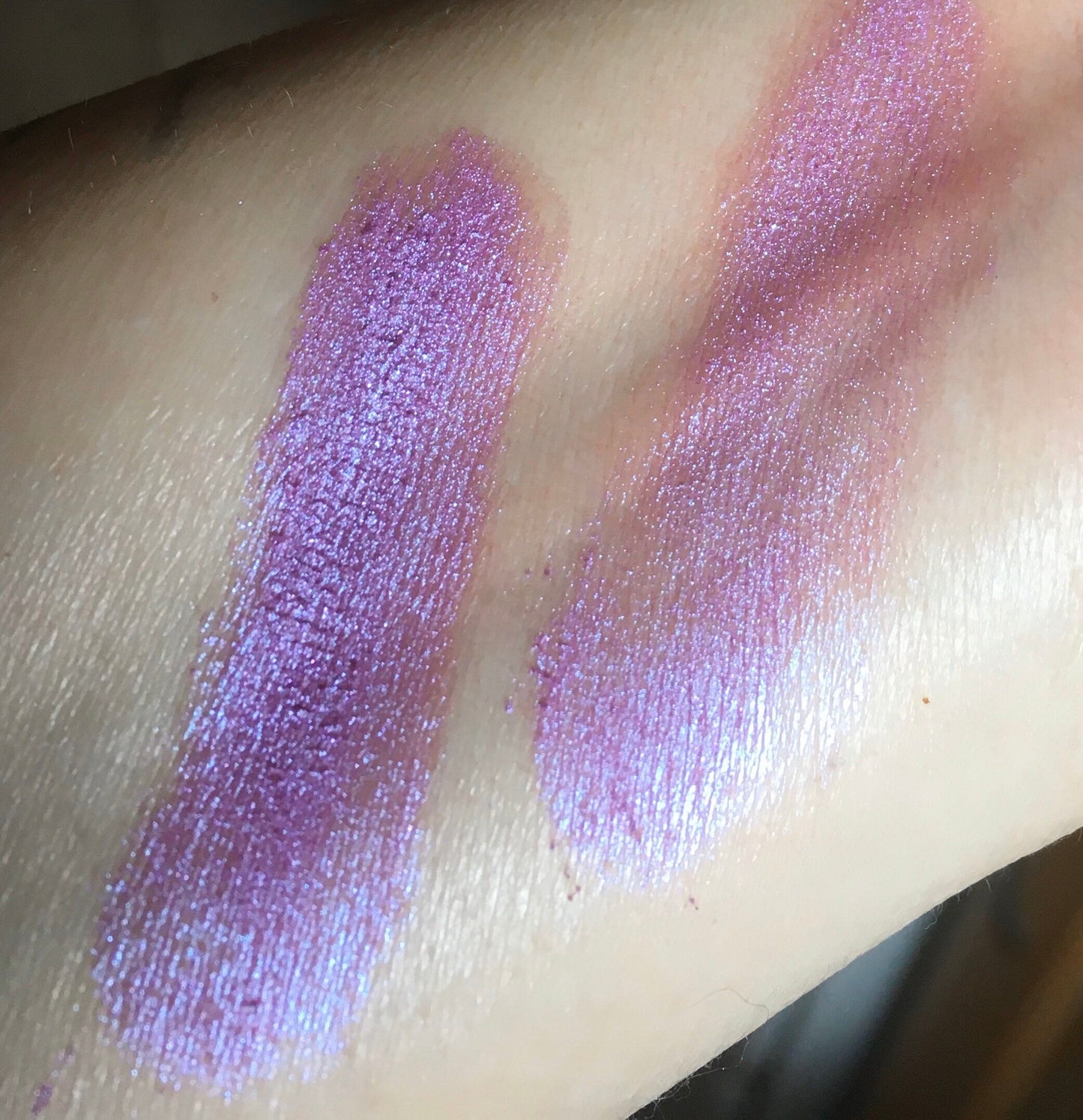 POSH - Purple Violet Shimmer Eyeshadow