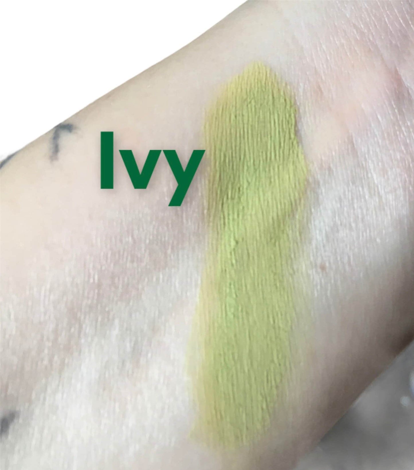 IVY - Pea Green Matte Eyeshadow