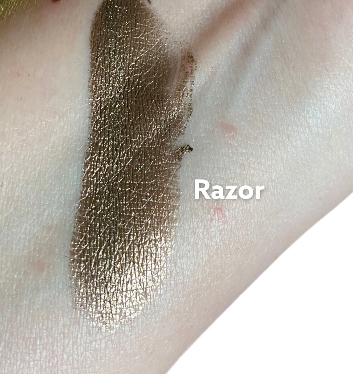 Razor- Dark Brown Metallic Eyeshadow