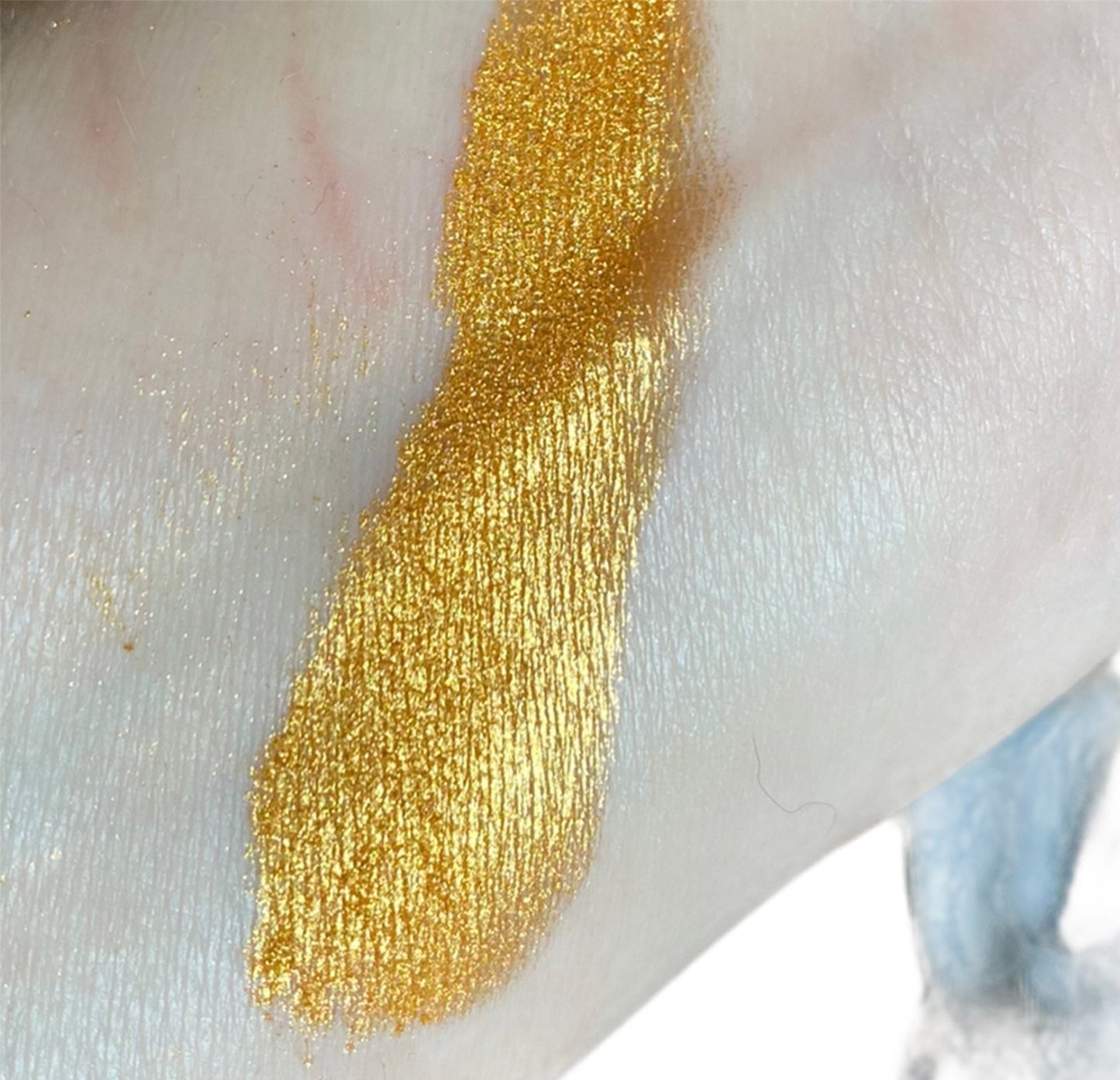 SURRENDER - Bright Gold Metallic Eyeshadow