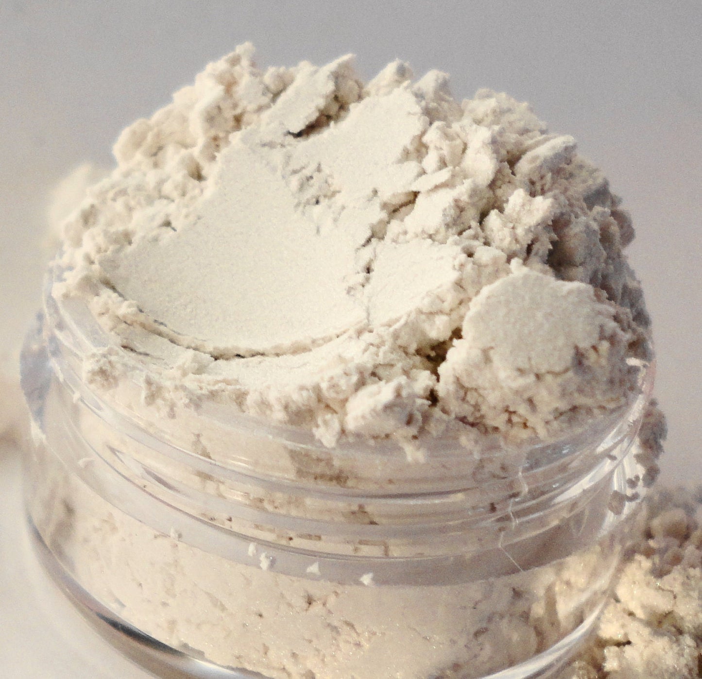 LA LUNA - White Highlighter Shimmer Eyeshadow