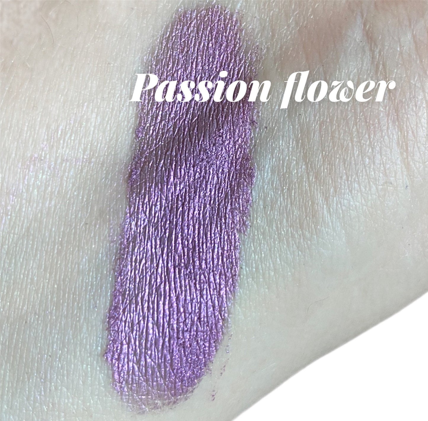 PASSIONFLOWER -Light Purple Shimmer Eyeshadow