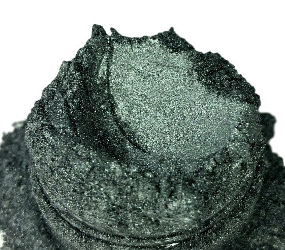 LA LUNA - White  Highlighter Shimmer Eyeshadow
