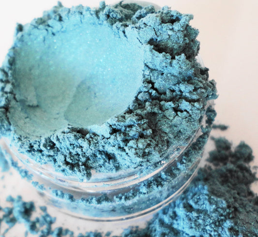 SMARTY PANTS - Pale Blue Shimmer Eyeshadow